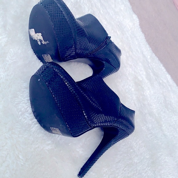 Aldo Black High Heeled Snake Skinned Ankle Boot - Picture 4 of 7